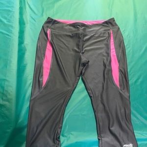 Capri leggings/yoga pants